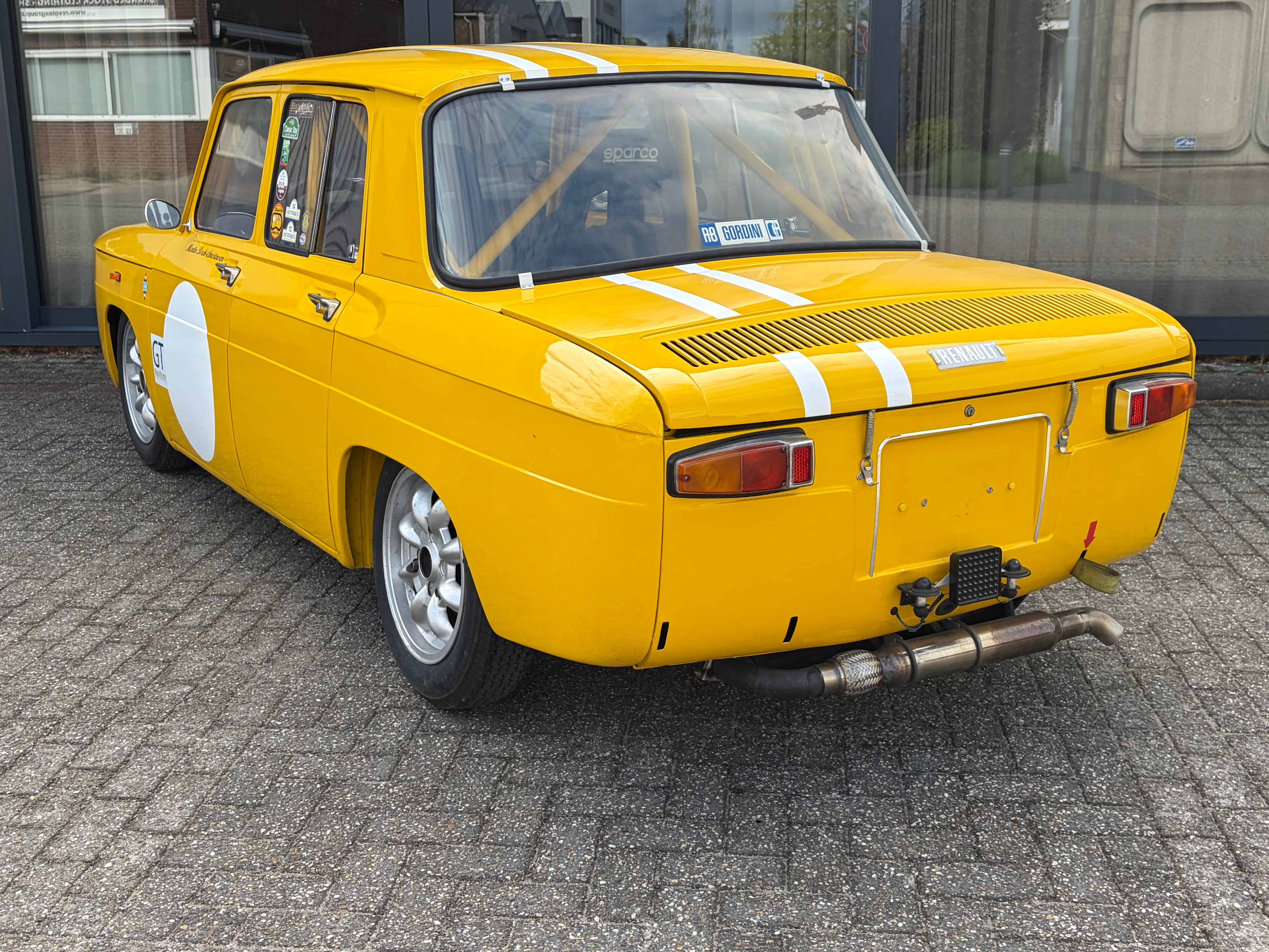 RENAULT R8