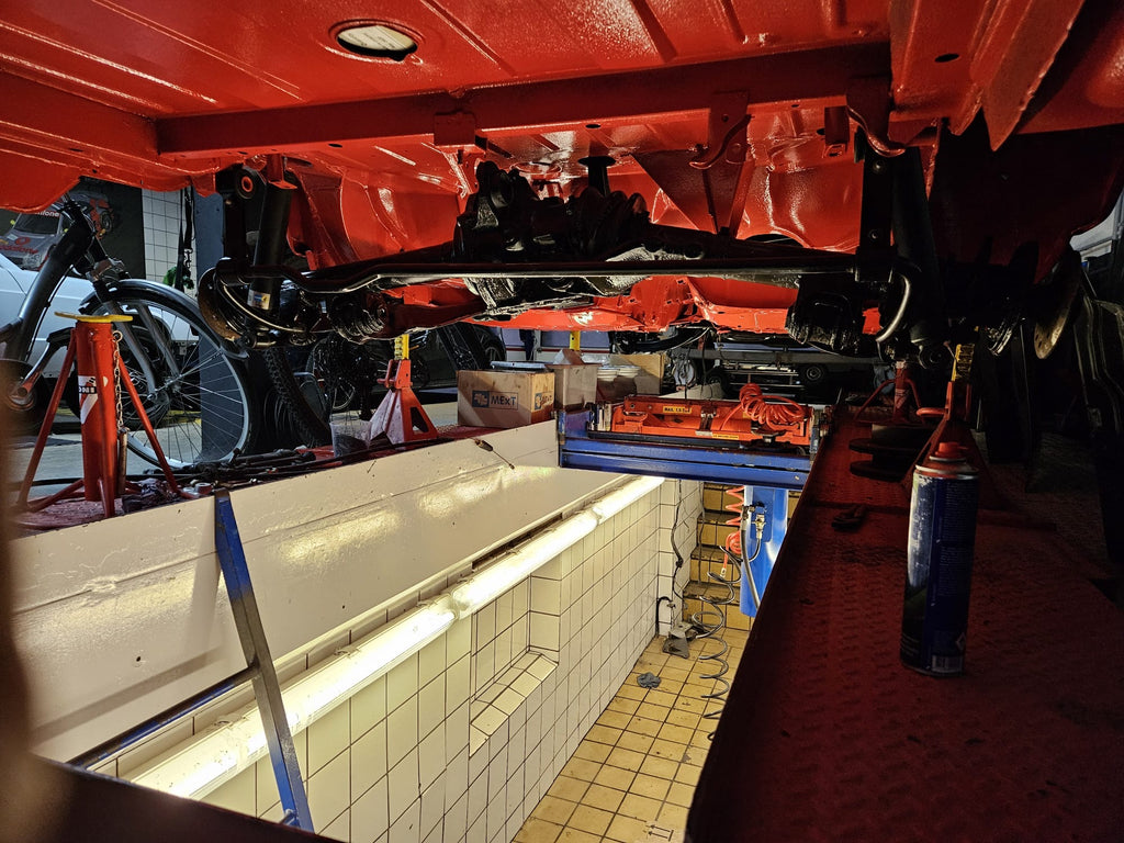 MERCEDES 6.3 AMG Rote Sau