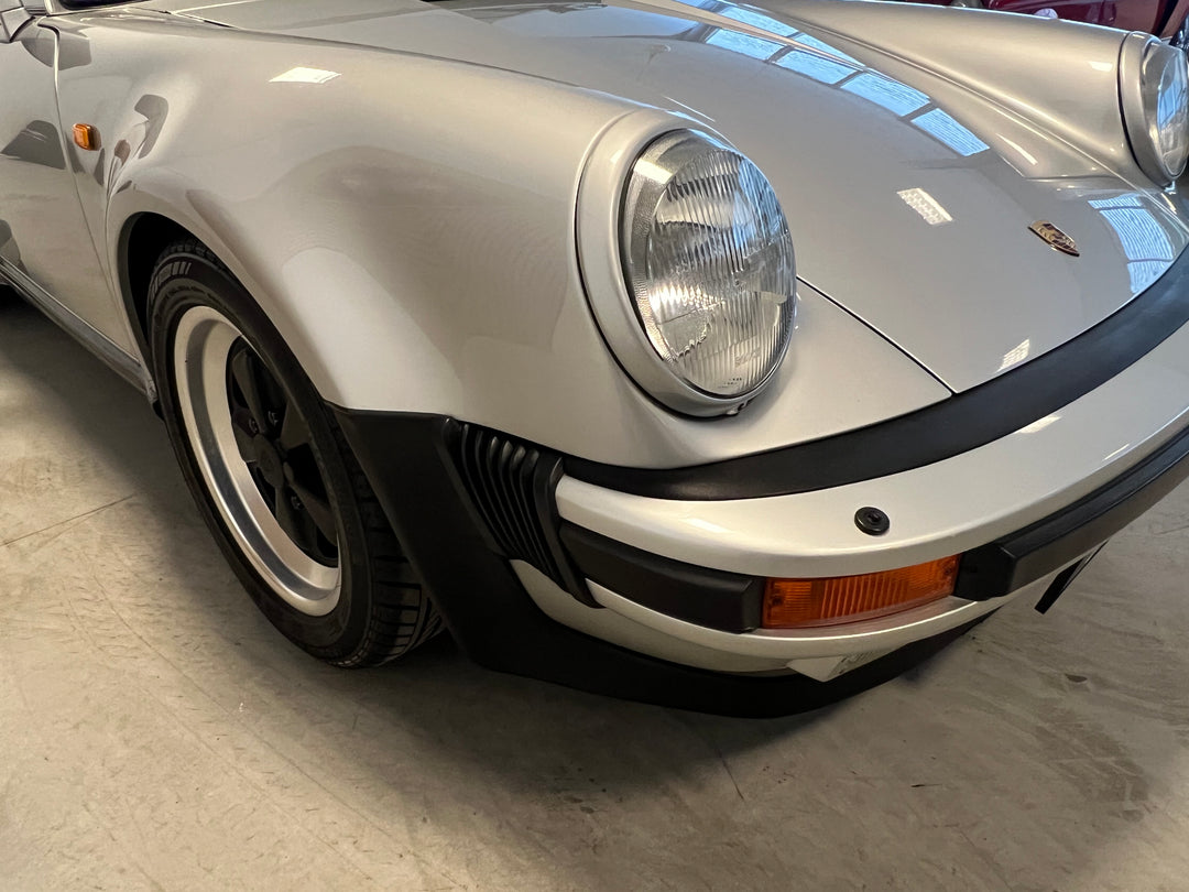 PORSCHE 911 TURBO