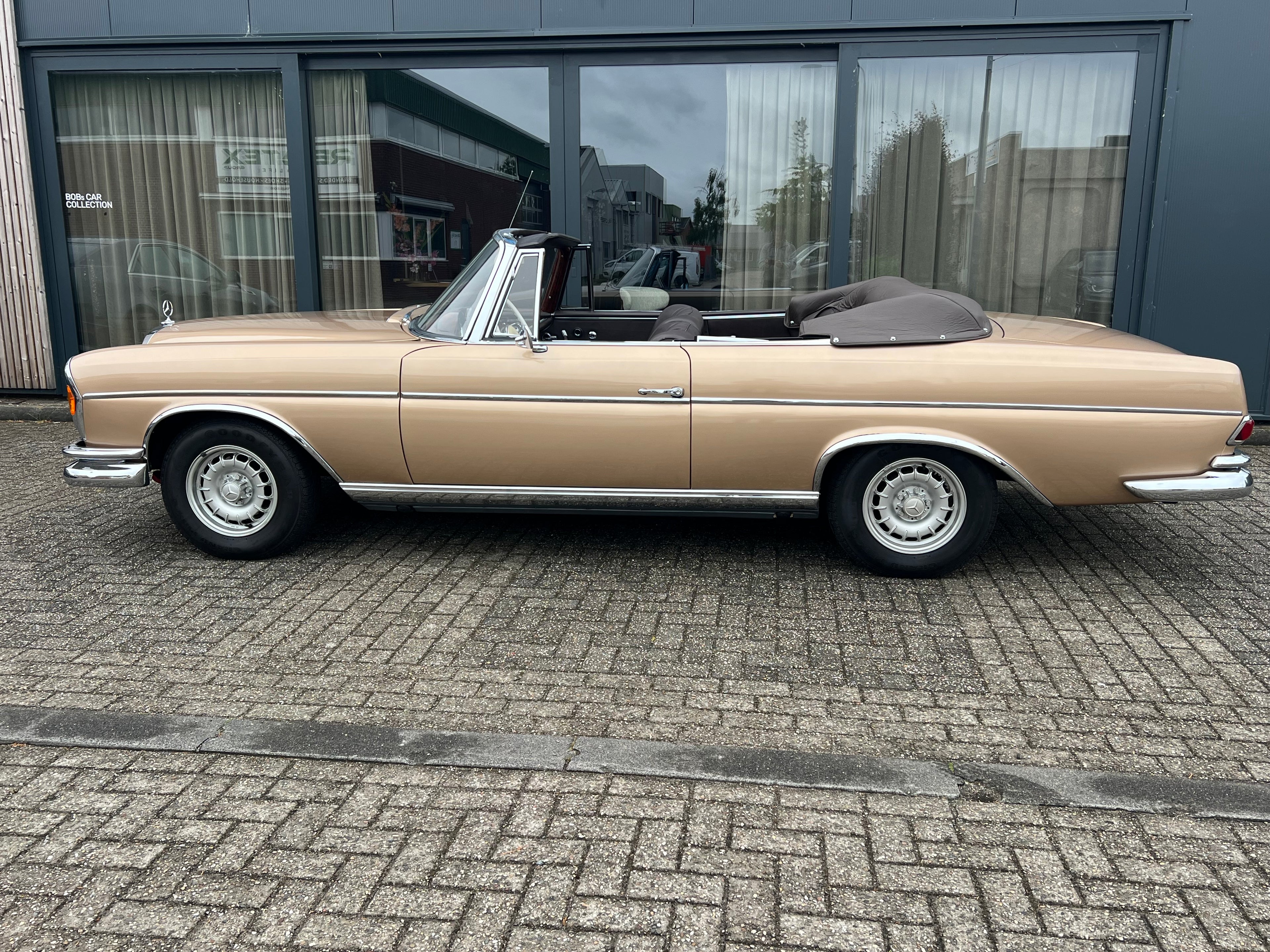 VERKOCHT MERCEDES 220SE