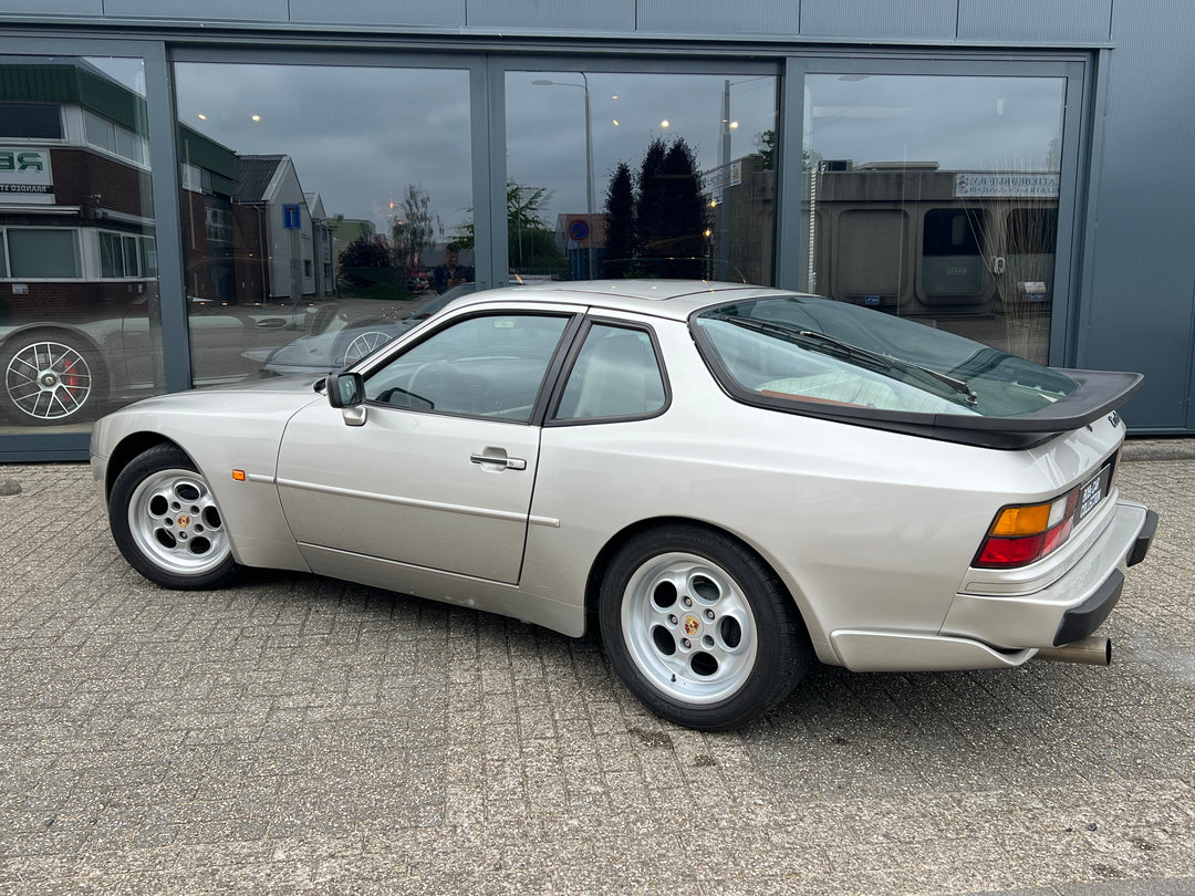 PORSCHE 944TURBO Targa