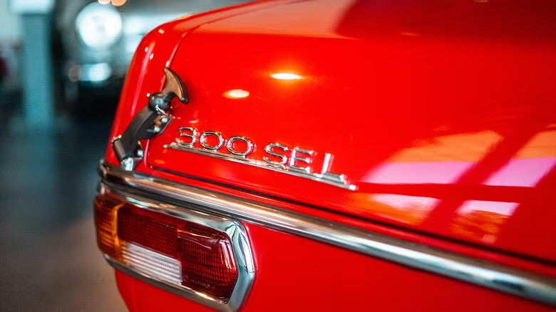 MERCEDES 6.3 AMG Rote Sau